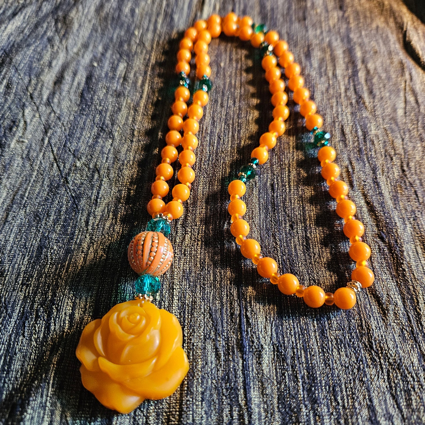 Halskette mit Rose orange