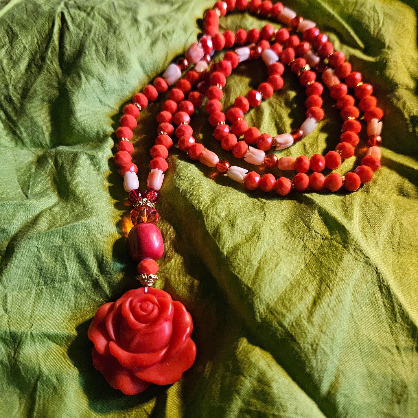 Halskette mit Rose