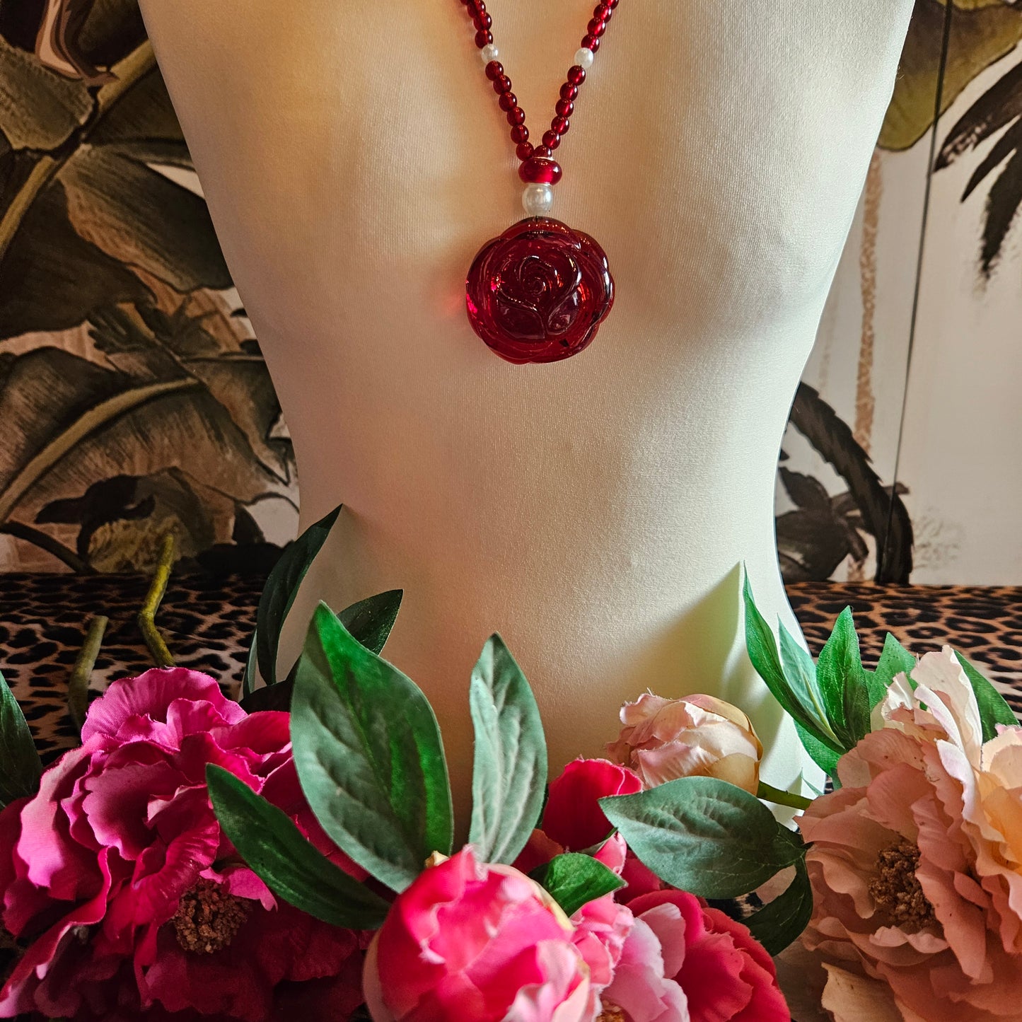 Halskette mit Roter Rose