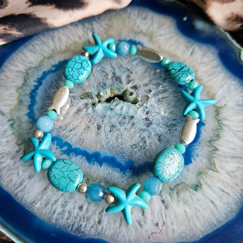 Armbänder hellblau Perlen