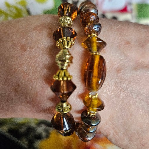 Armbänder glas braun