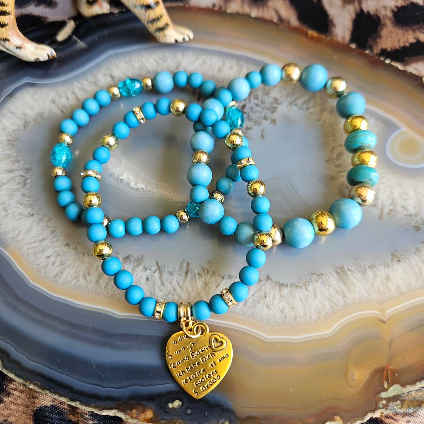 Armband 3er-Set,türkis mit Herzanhänger.