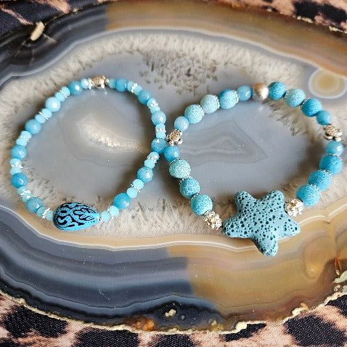 Armbänder hellblau Perlen