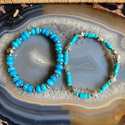 Armbänder hellblau Naturperlen