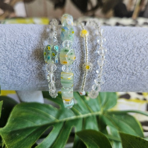 Armbänder weiß Glas Perlen