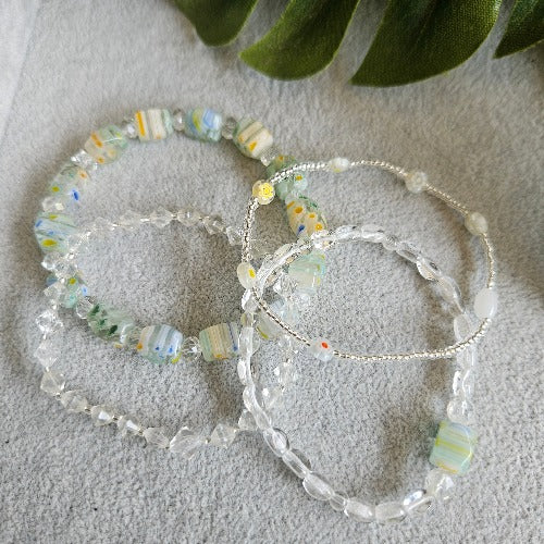 Armbänder weiß Glas Perlen