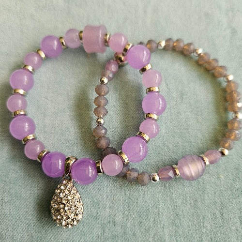 Armbänder 2er-Set Lila mit Anhänger Strass