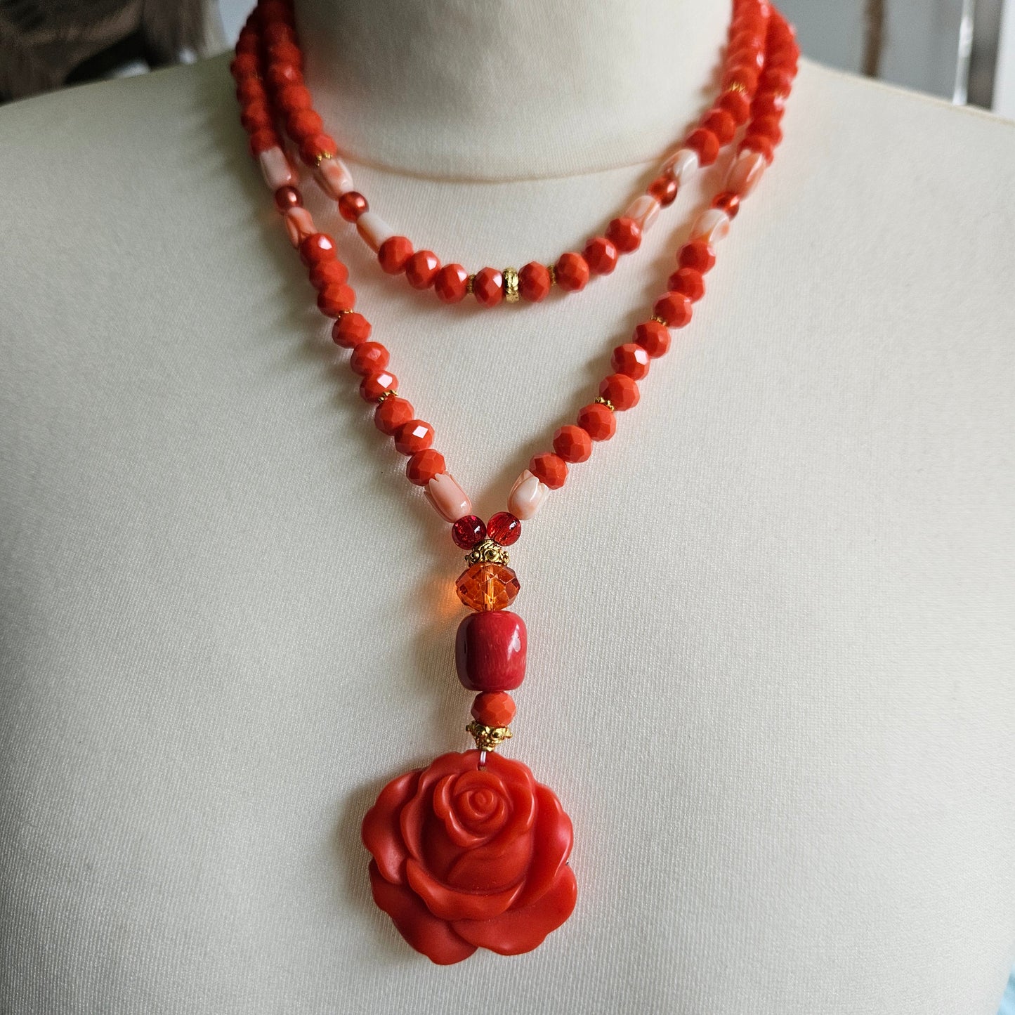 Halskette mit Rose