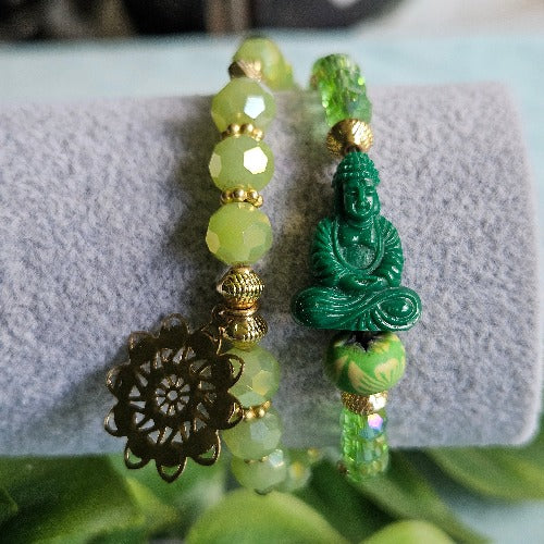 Armbänder grün mit Perlen