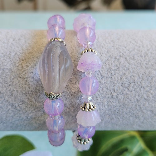 Armbänder mit Blüten Lila