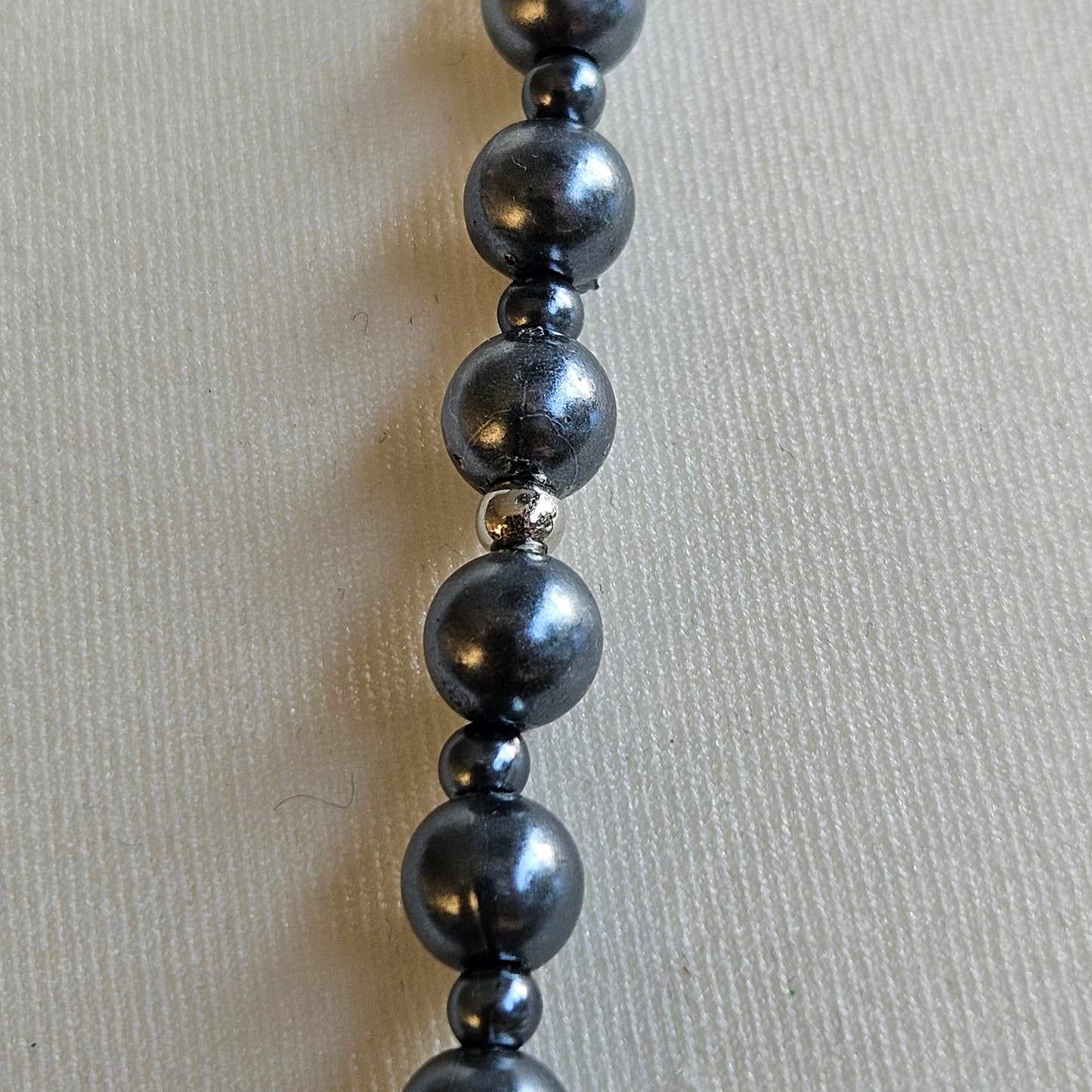 Perlenkette Grau mit Anhänger Katze