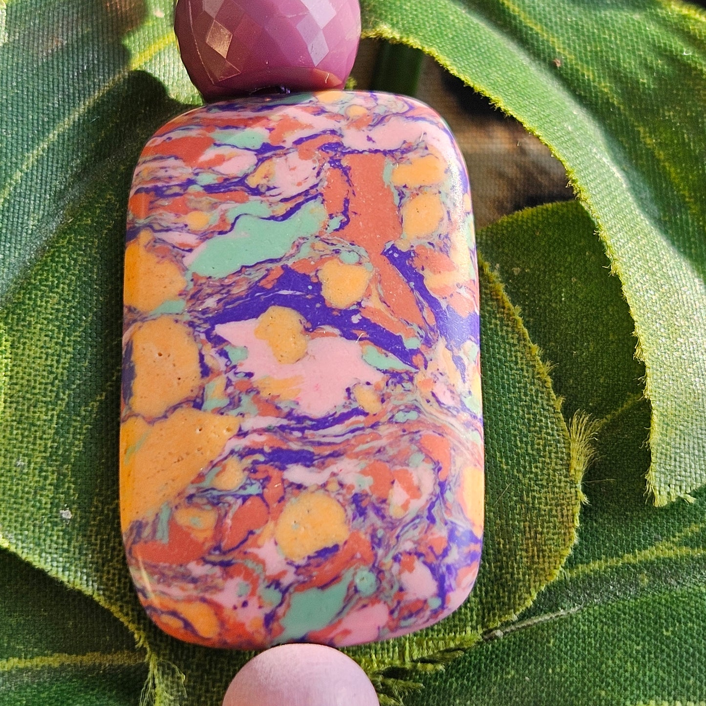 Perlenkette Rosa mit Stein bunt