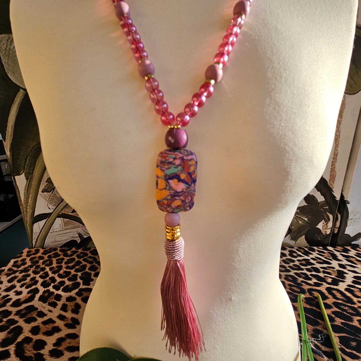 Perlenkette Rosa mit Stein bunt