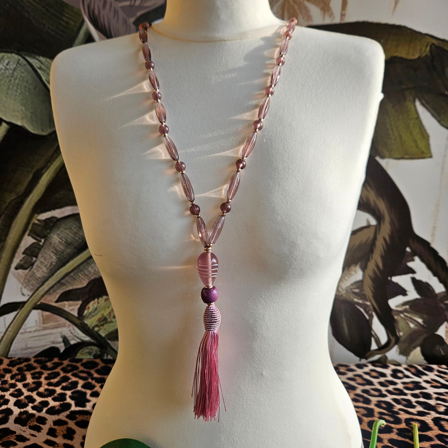 Glas Perlenkette mit Quaste Rose