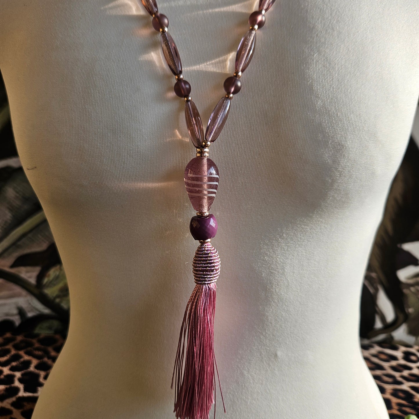 Glas Perlenkette mit Quaste Rose