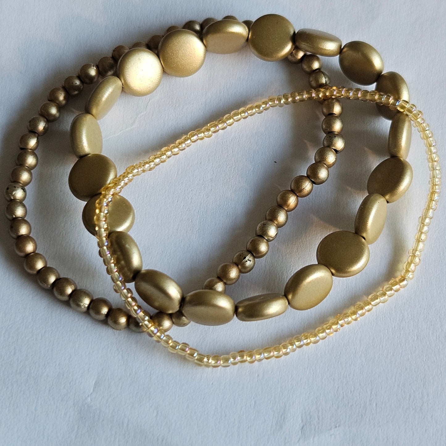 Armbänder 4 Stück Perlen gold/Beige