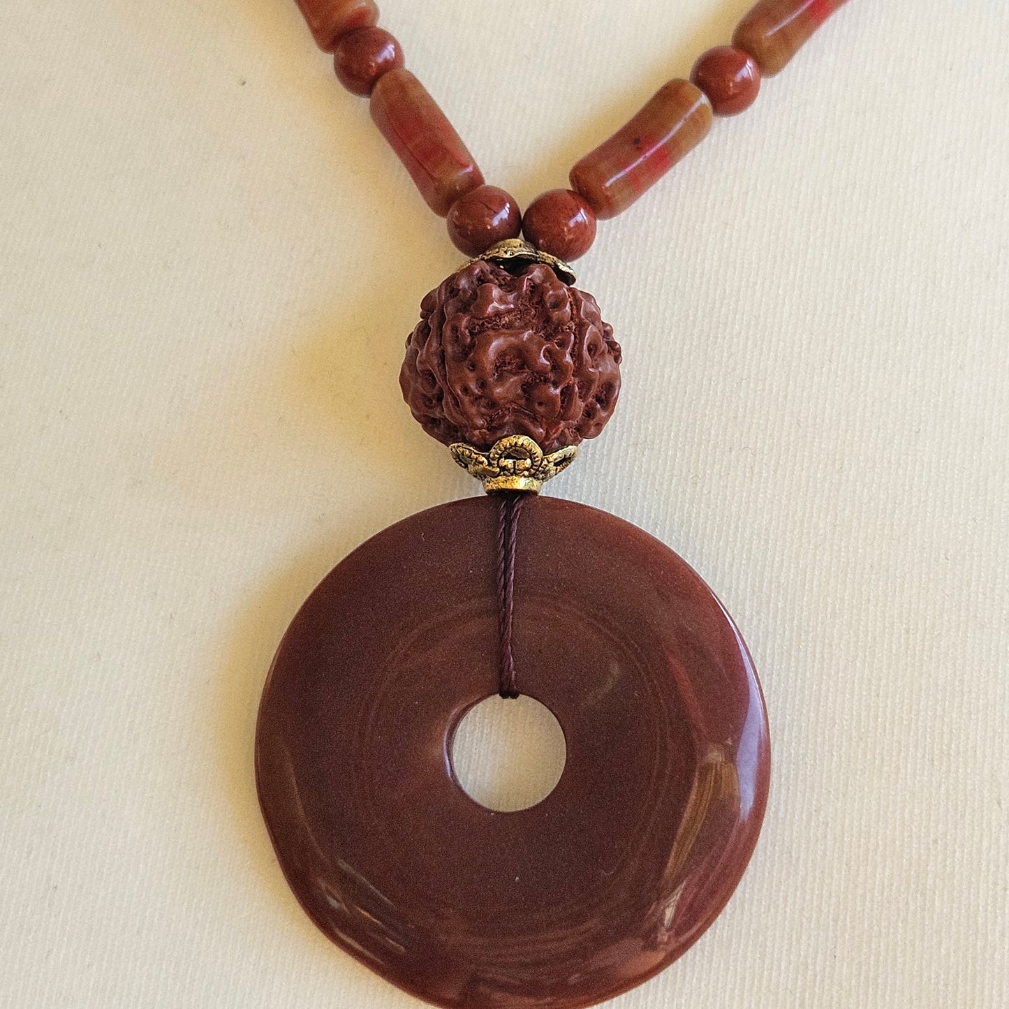 Halskette Perlen rotbraun mit Donut Roter Jaspis