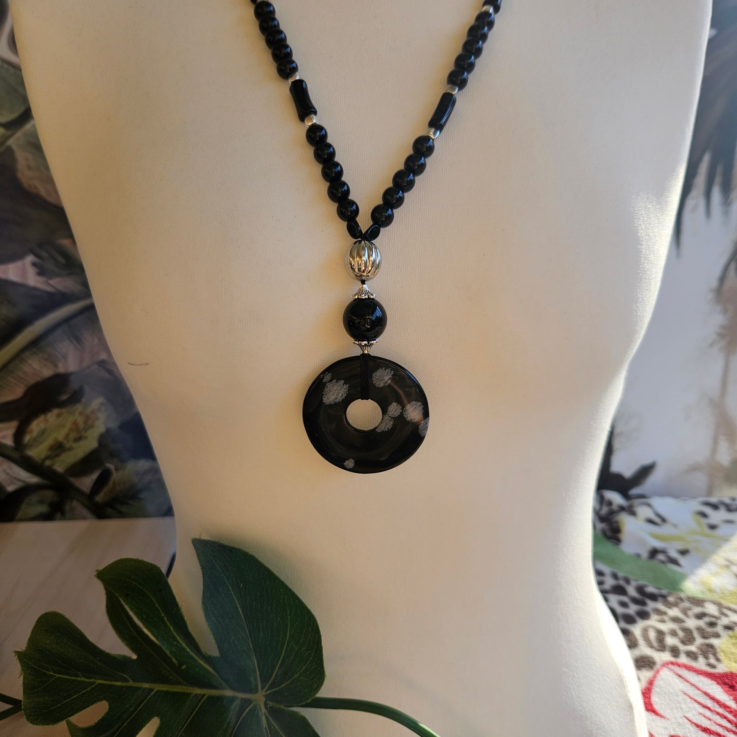 Halskette mit Donut Schnee-Obsidian schwarz