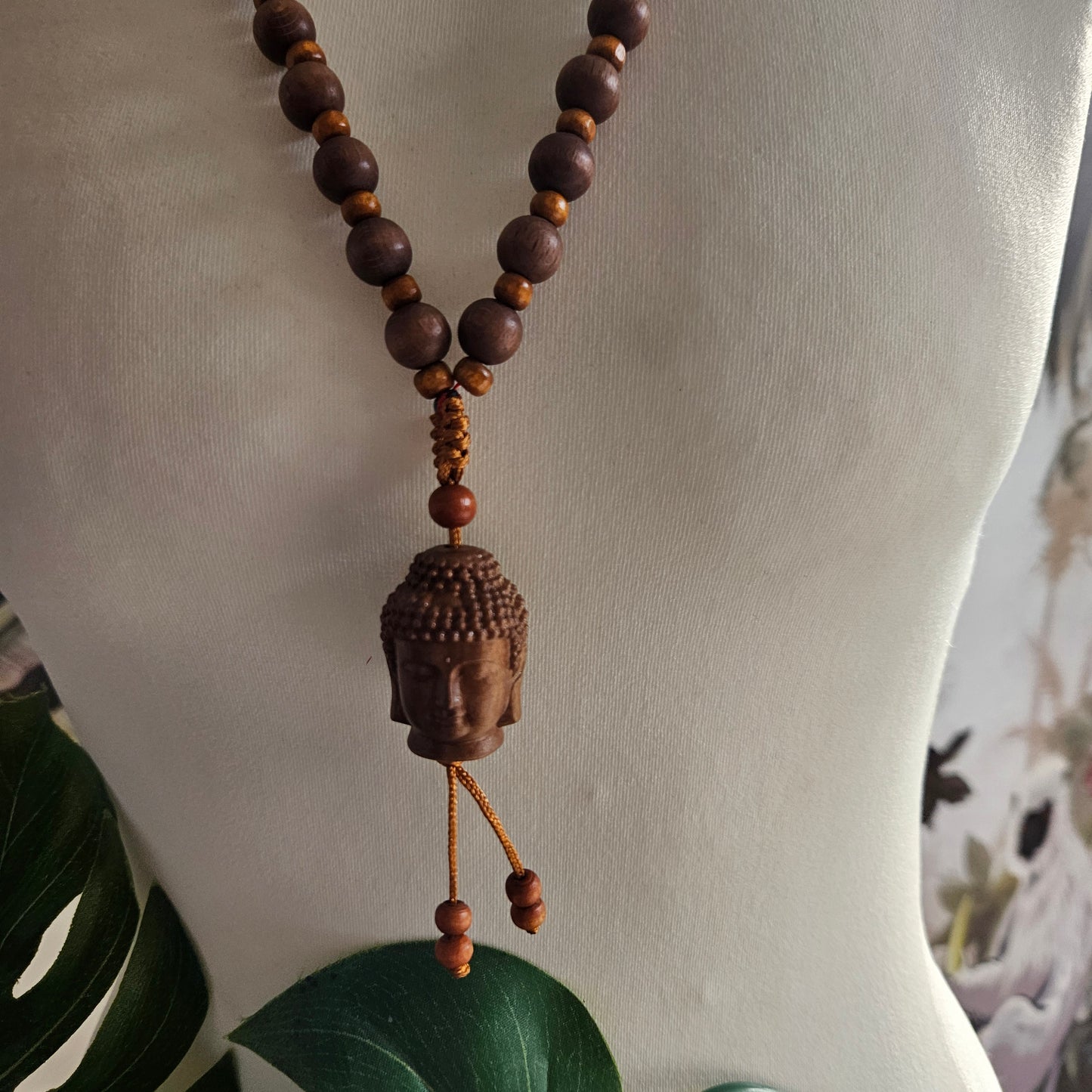 Halskette Holzperlen mit Buddha Anhänger
