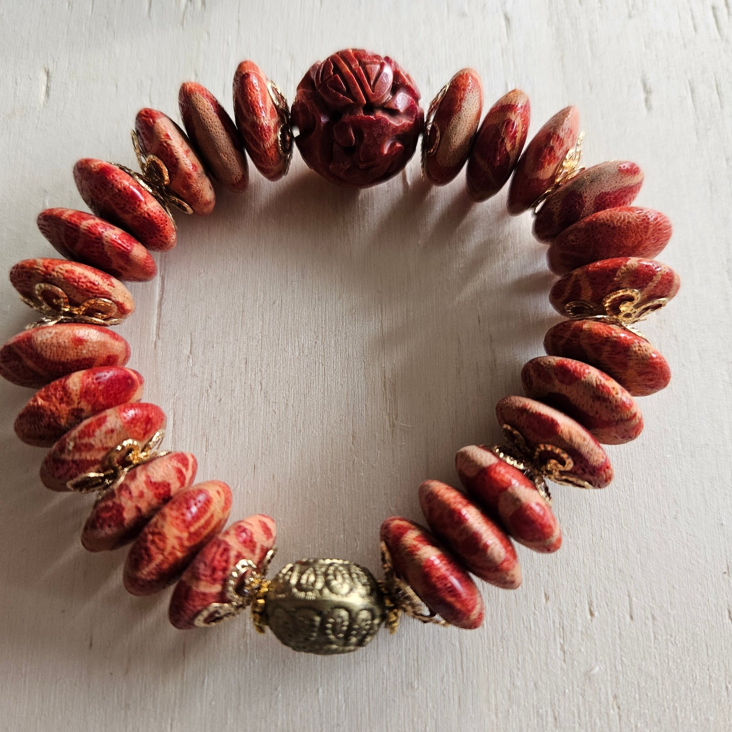 Armband mit Stein und Schaumkoralle