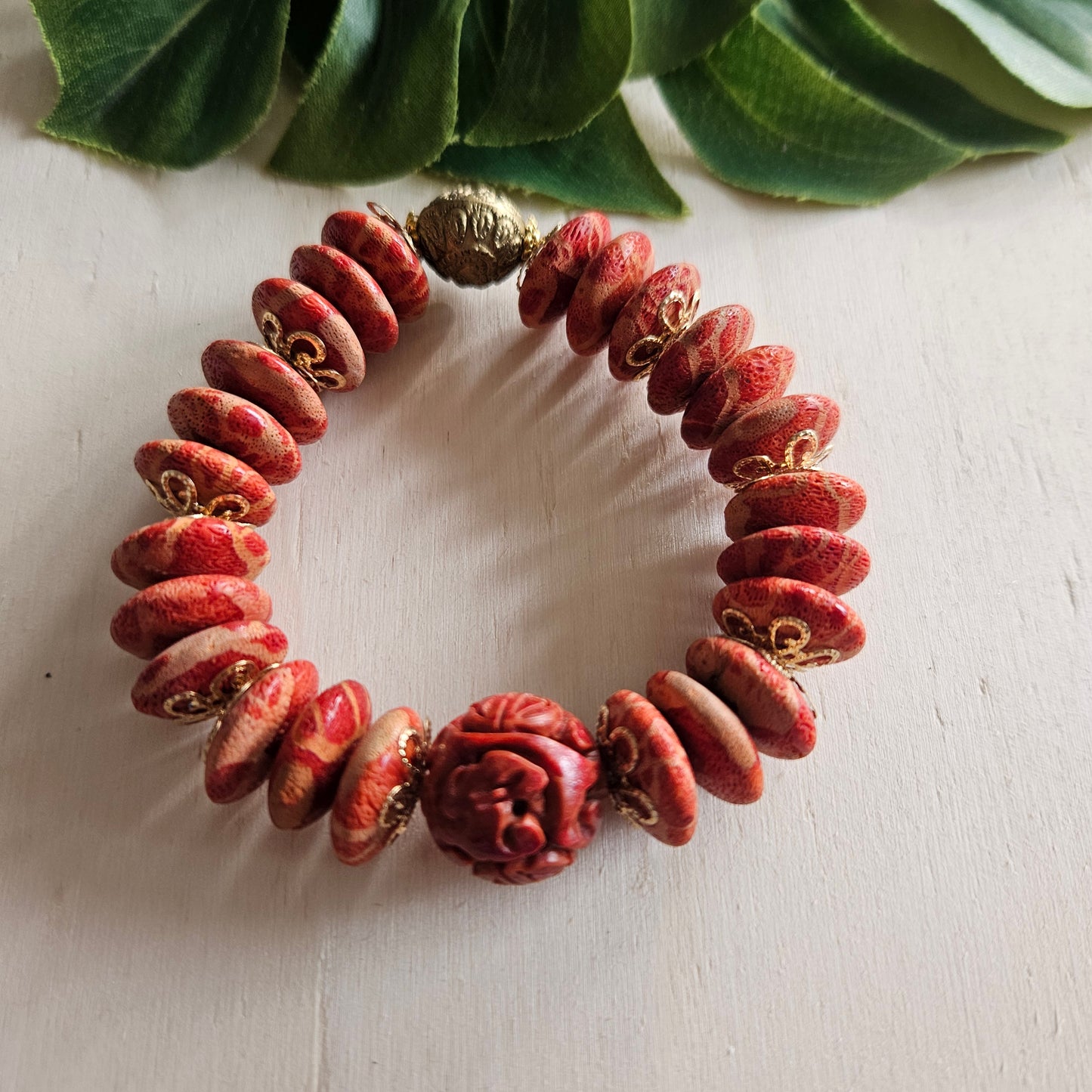 Armband mit Stein und Schaumkoralle