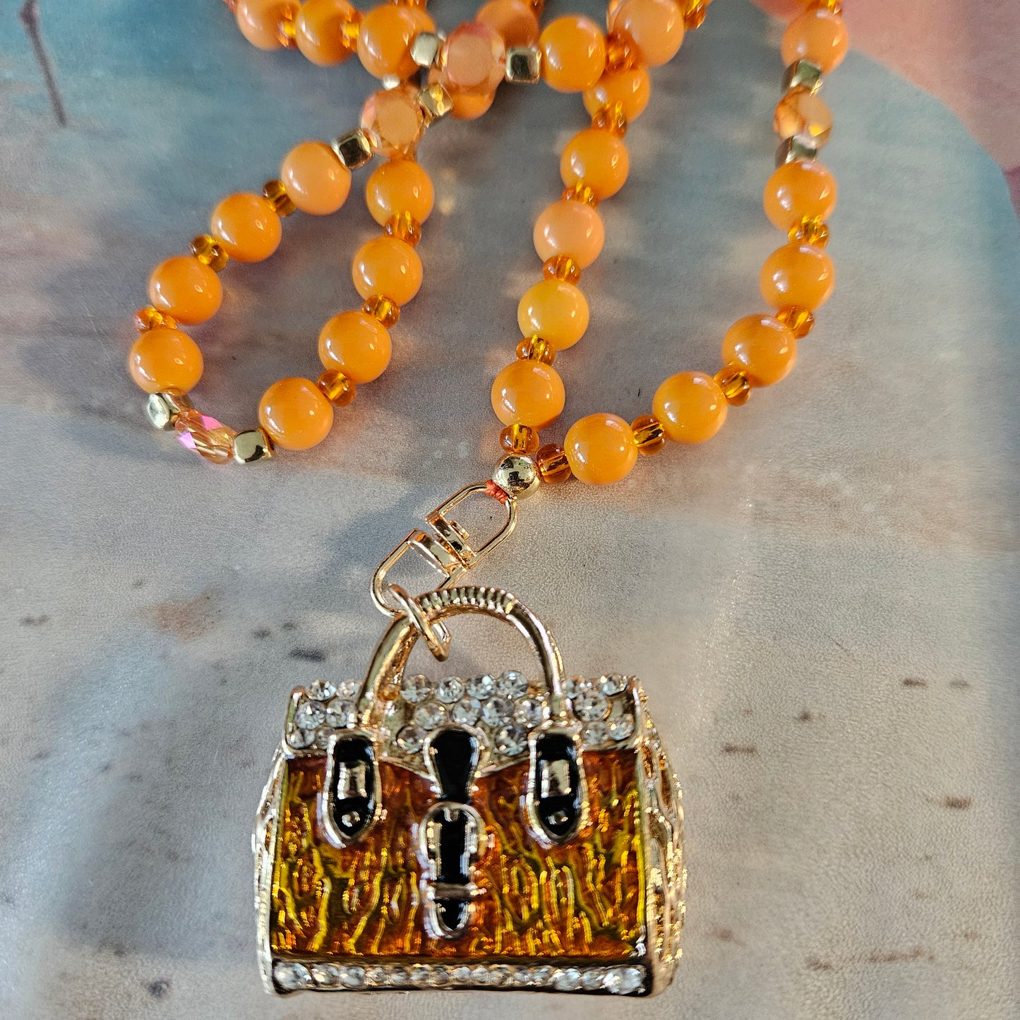 Halskette Perlen Orange Anhänger Tasche