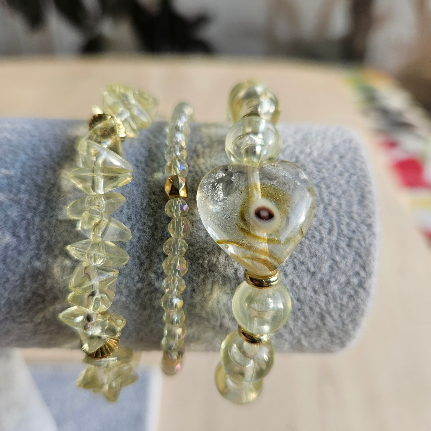 Armbänder Perlen gelb mit Herz 3 er Set