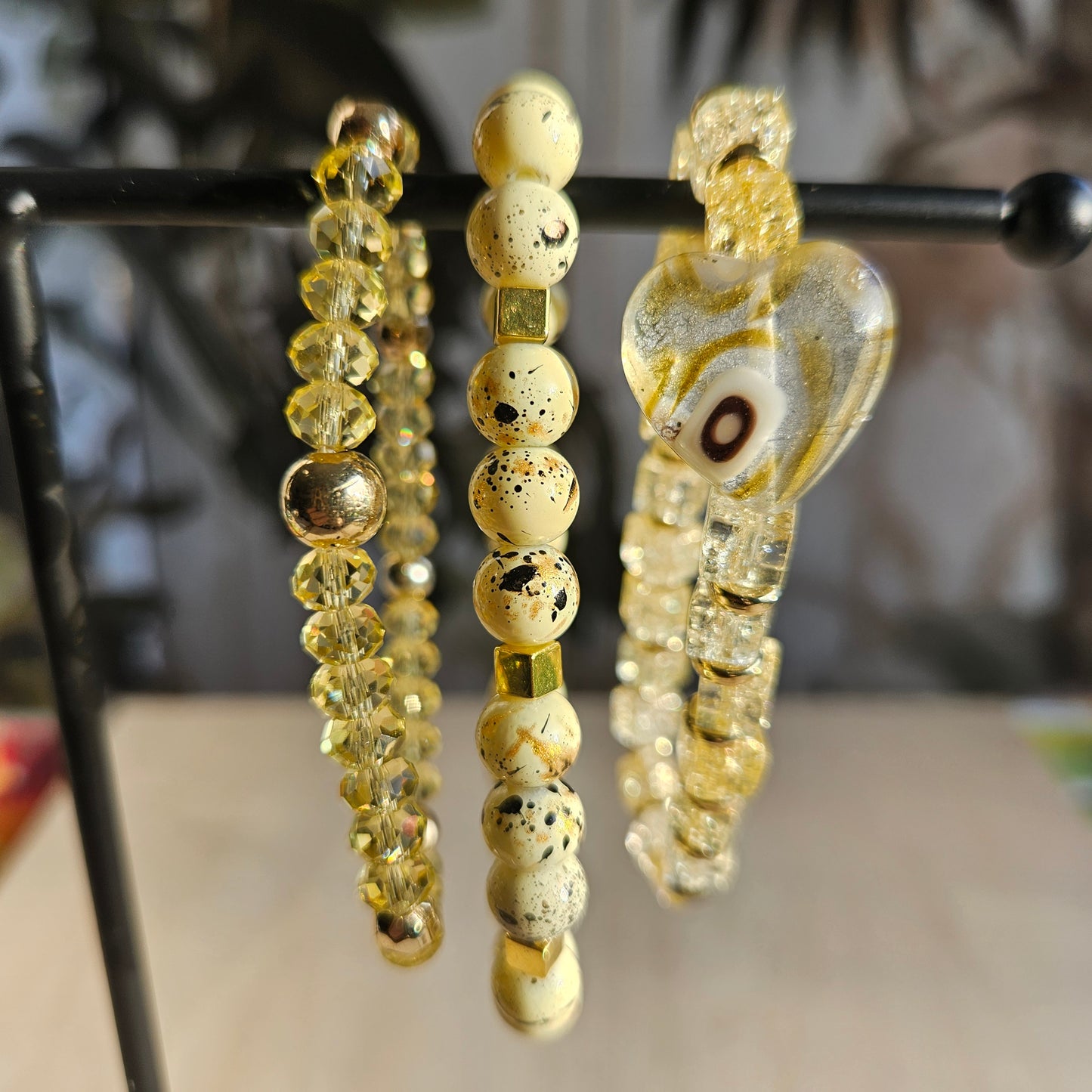 Armbänder Perlen hellgelb mit Herz 3 er Set