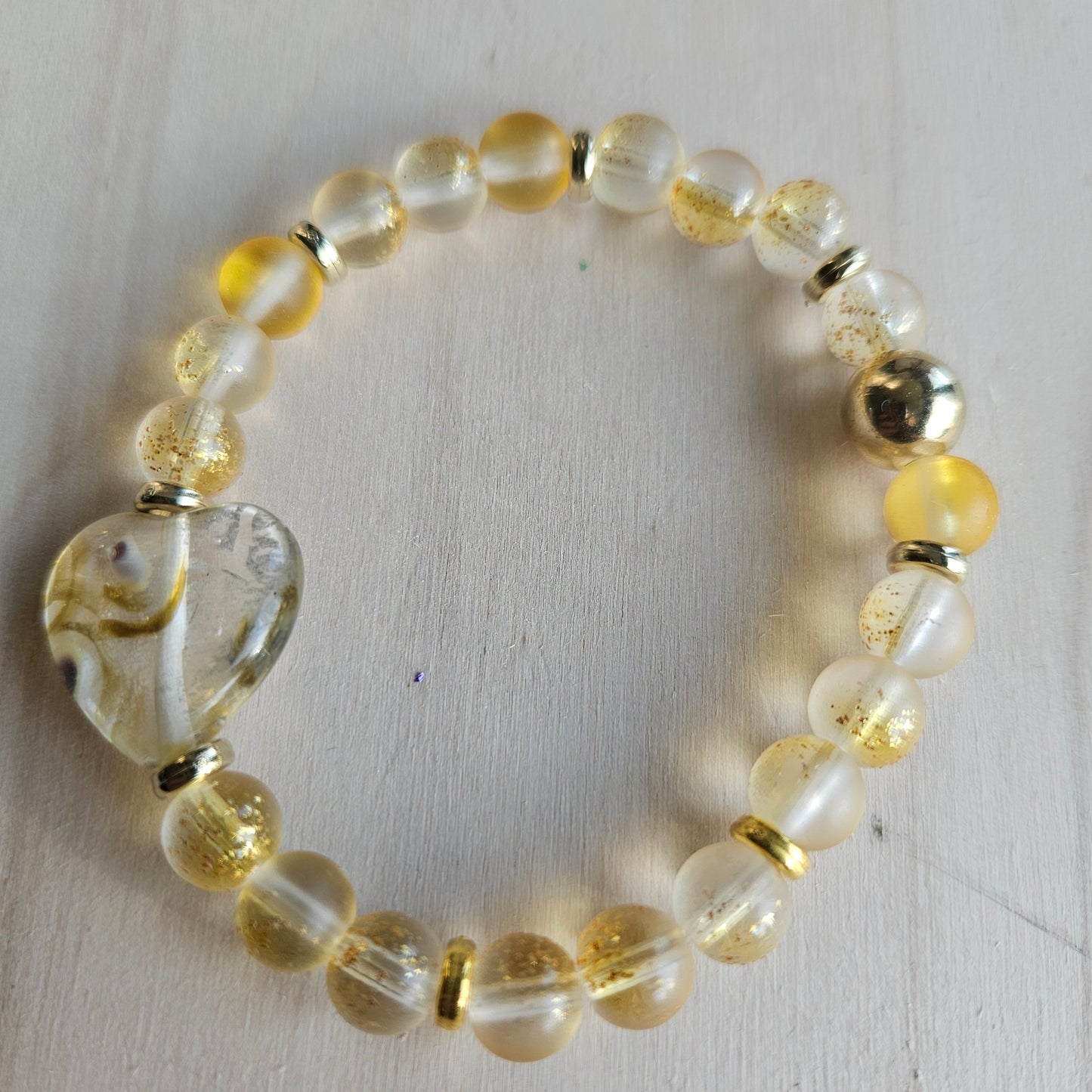 Armbänder Perlen hellgelb 3 er Set mit Herz