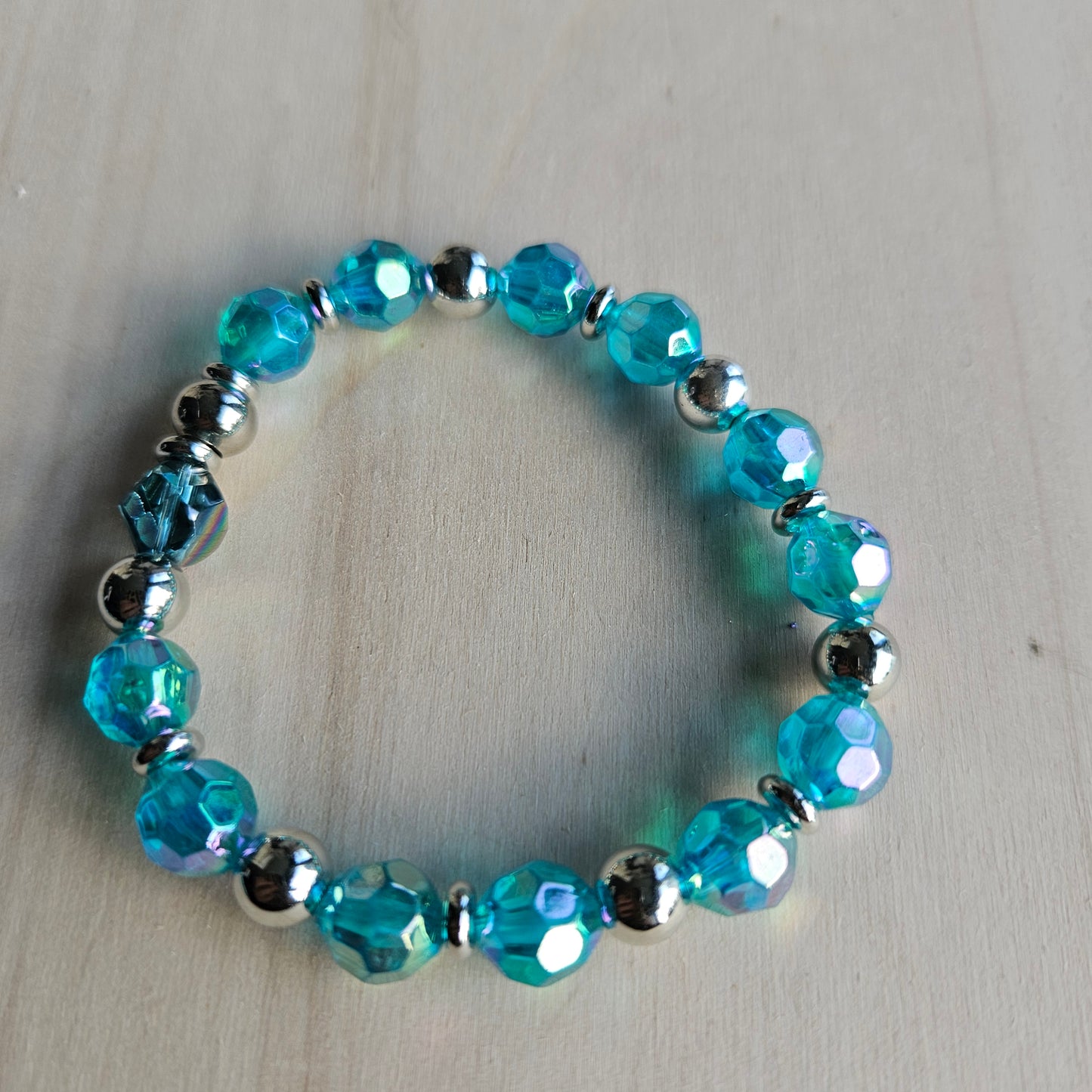 Armbänder Hellblau Perlen mit Fisch 4 er Set