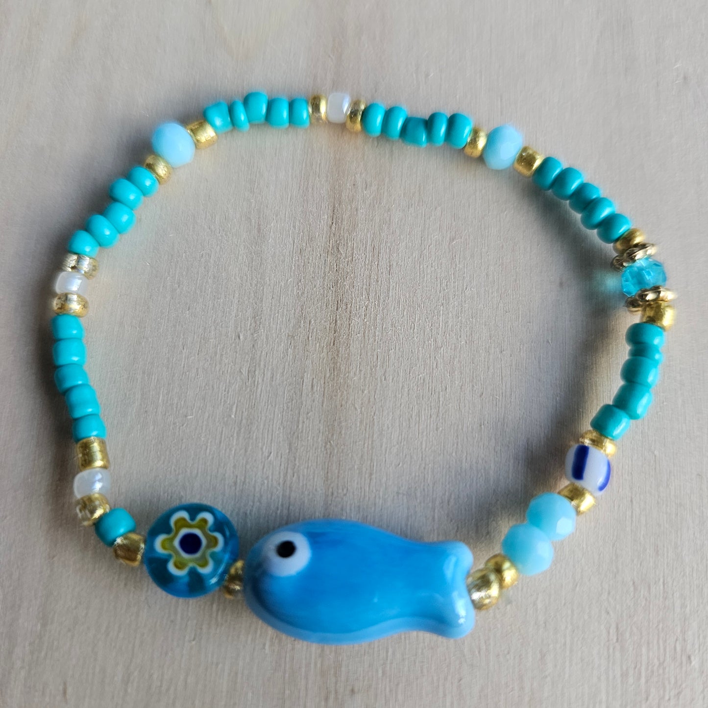 Armbänder Hellblau Perlen mit Fisch 4 er Set