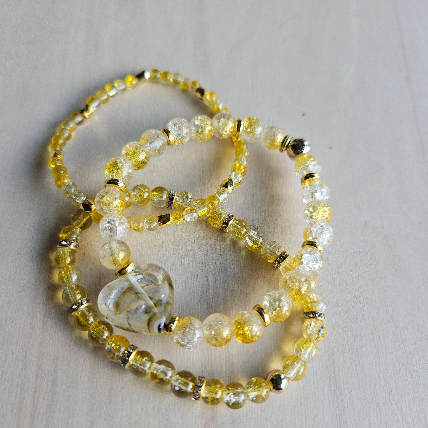Armbänder Glas hellgelb 3 er Set mit Herz