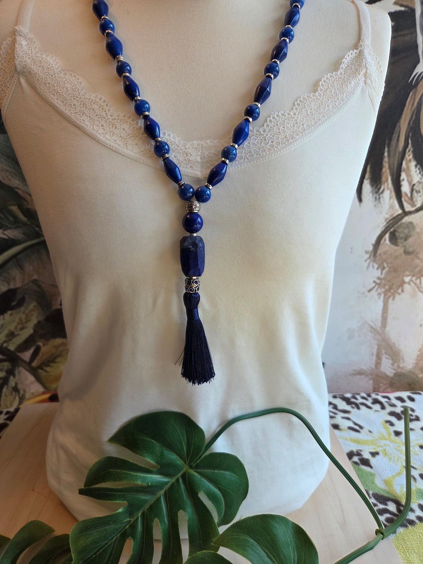 Halsketten mit Perlen Blau Lapis AH Lapis mit Quaste
