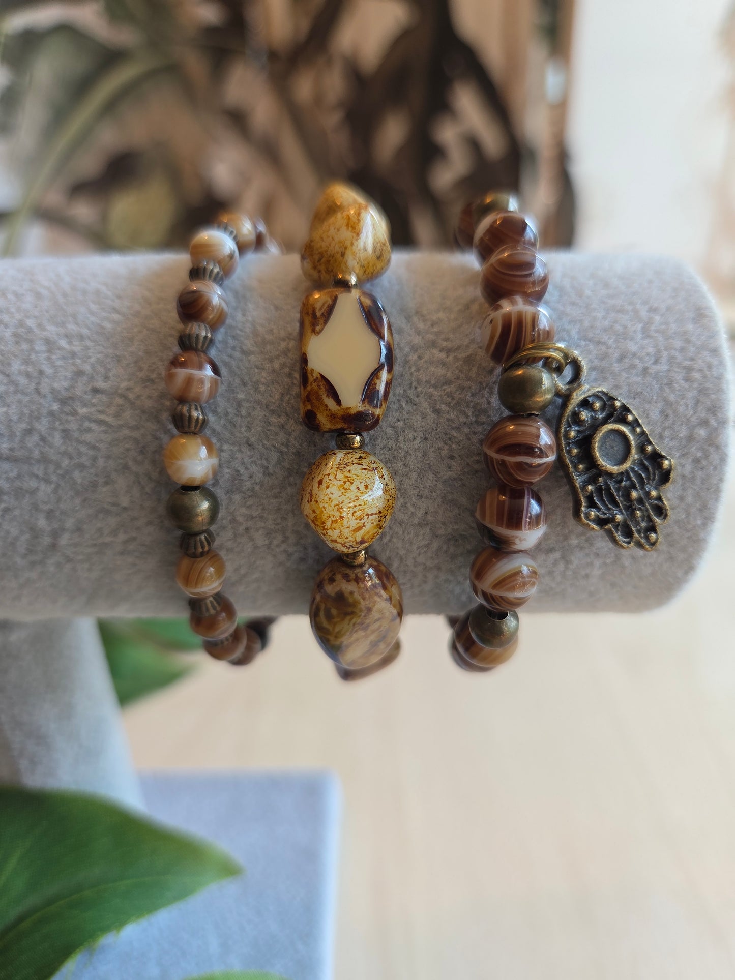 Armbänder Perlen braun 3 er Set mit Anhänger