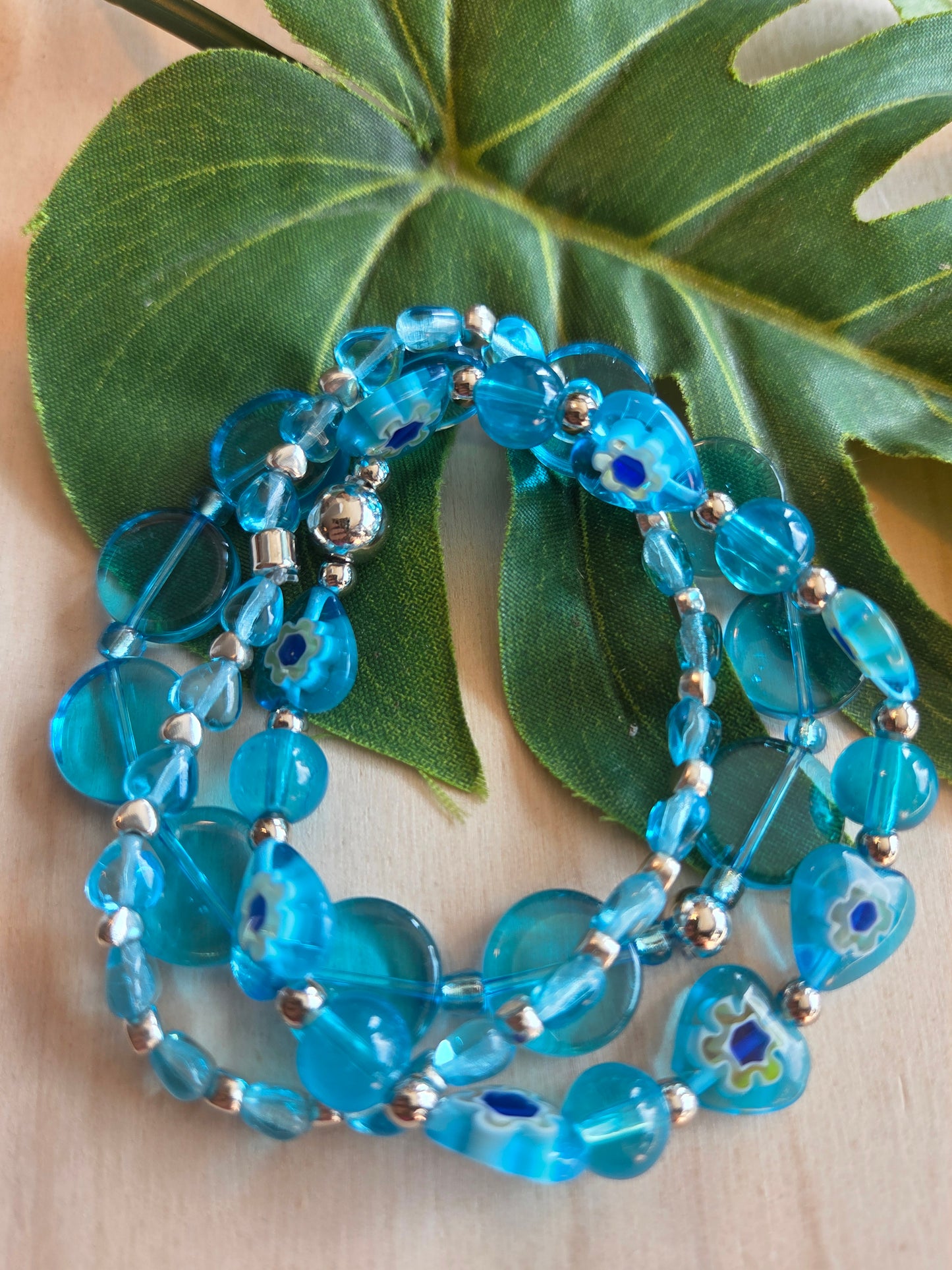 Armbänder Glas Perlen blau mit Herzen3 er Set