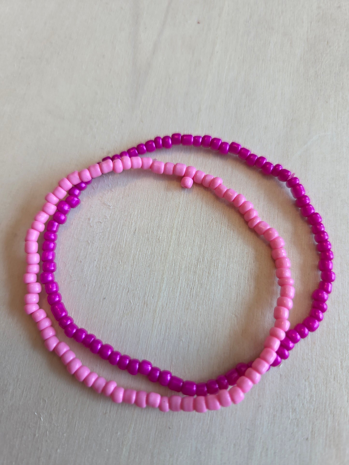 Armbänder Perlen 4 er Set Pink mit Blumenmuster