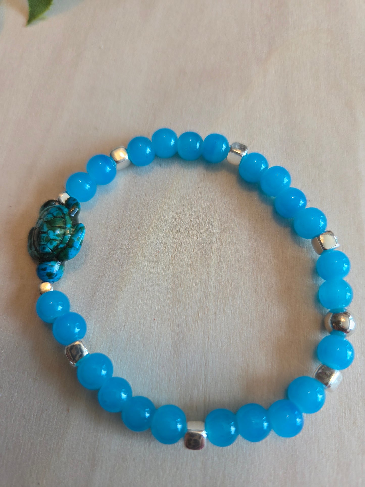 Armbänder Perlen hellblau mit Schildkröten 3 er Set