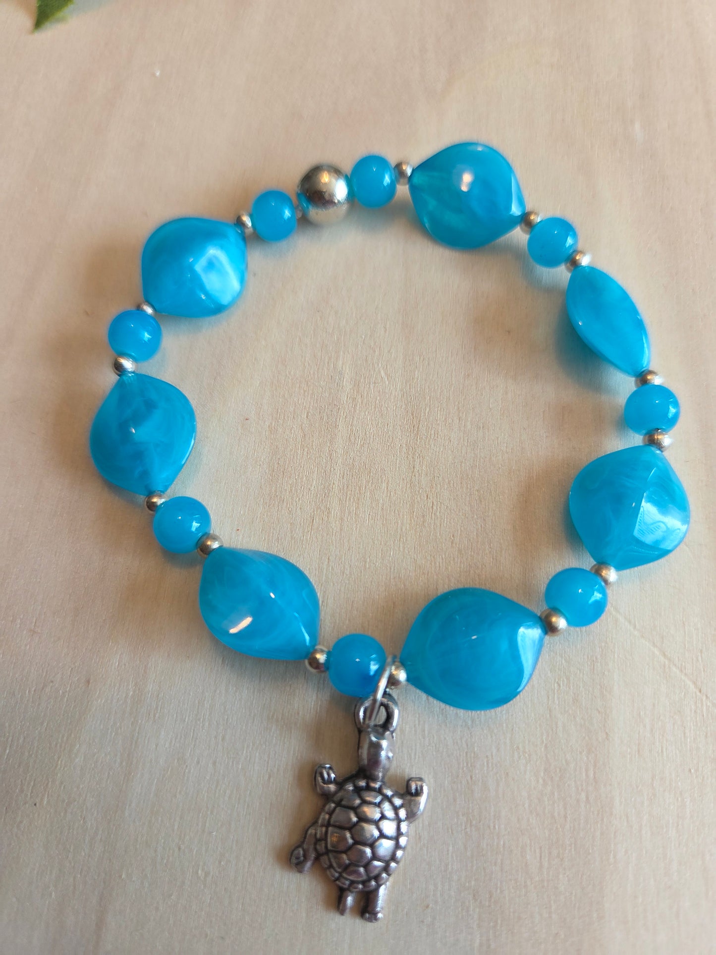 Armbänder Perlen hellblau mit Schildkröten 3 er Set