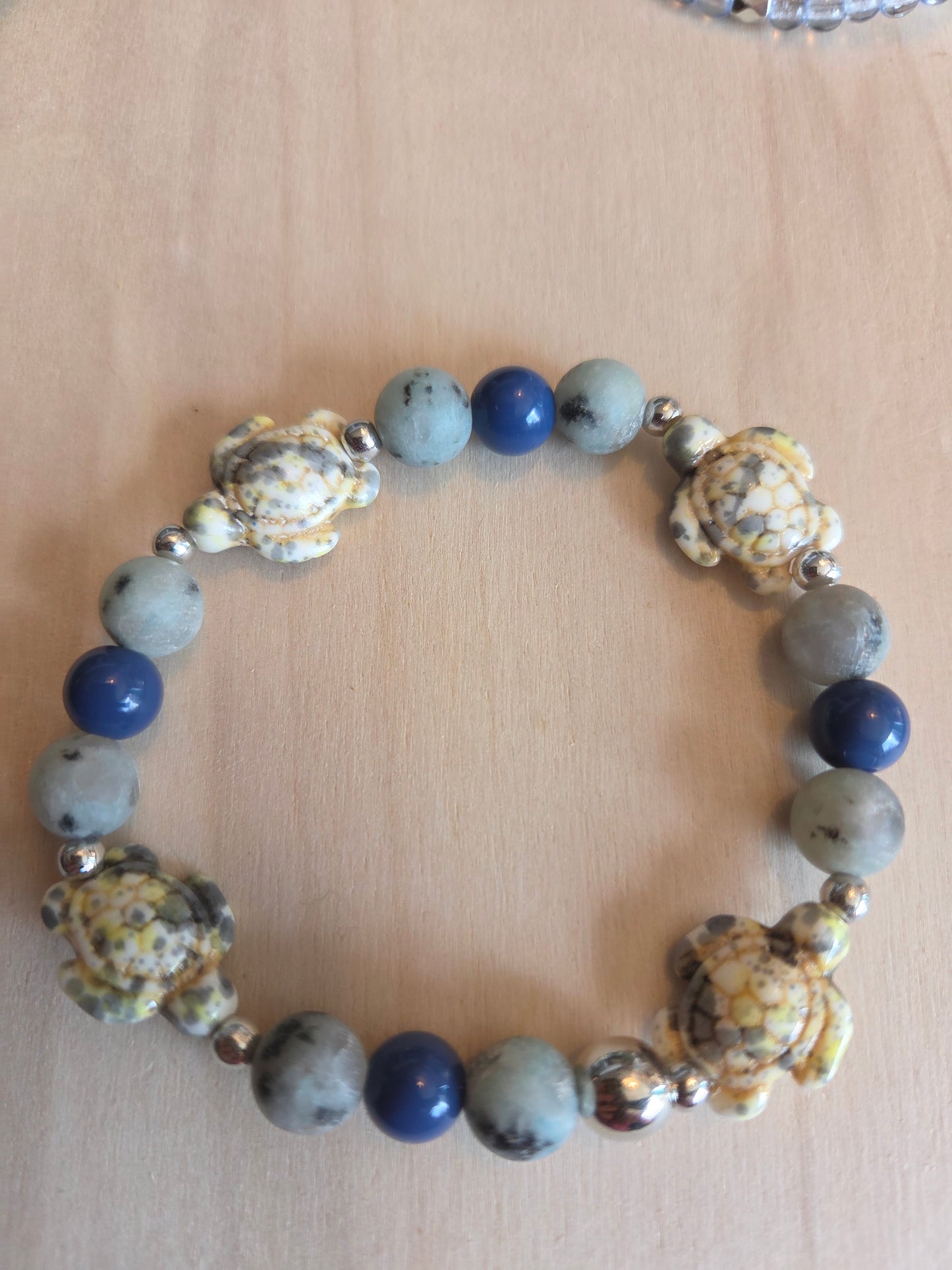 Armbänder Perlen blau mit Muscheln /Schildkröten