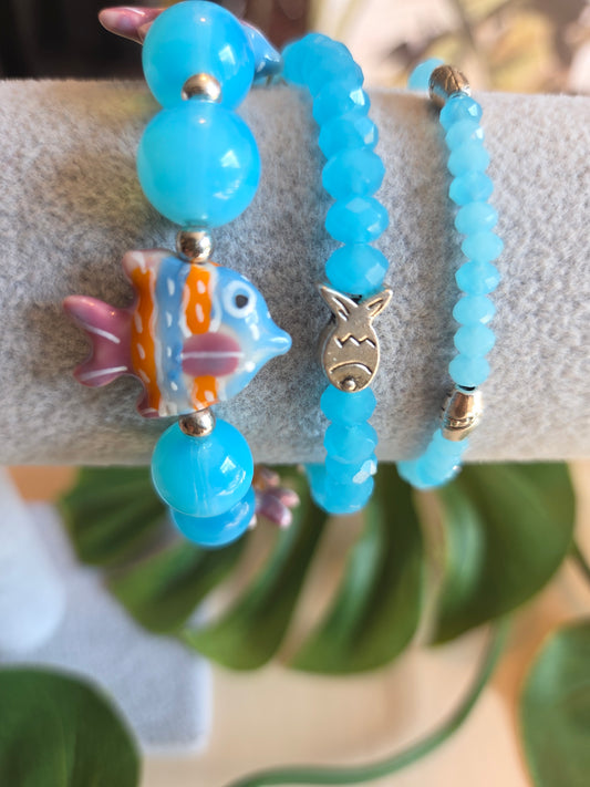 Armbänder Perlen hellblau mit Fischen
