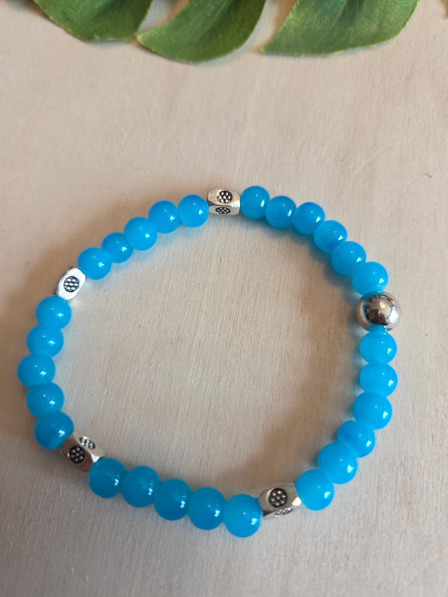 Armbänder Perlen blau mit bunten Fischen 5 er Set