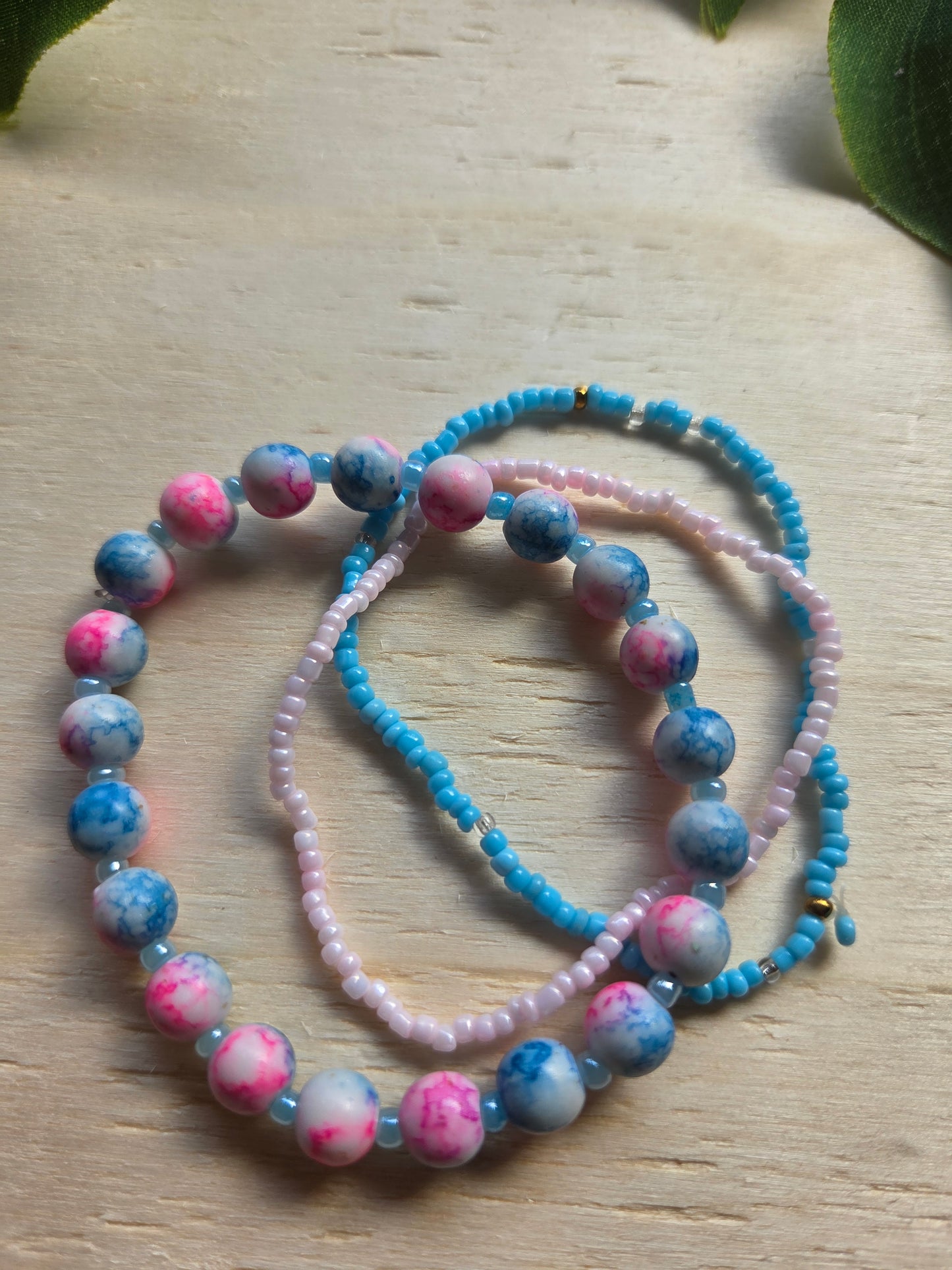 Armbänder mit Fischen 4er-Set blau/weiß