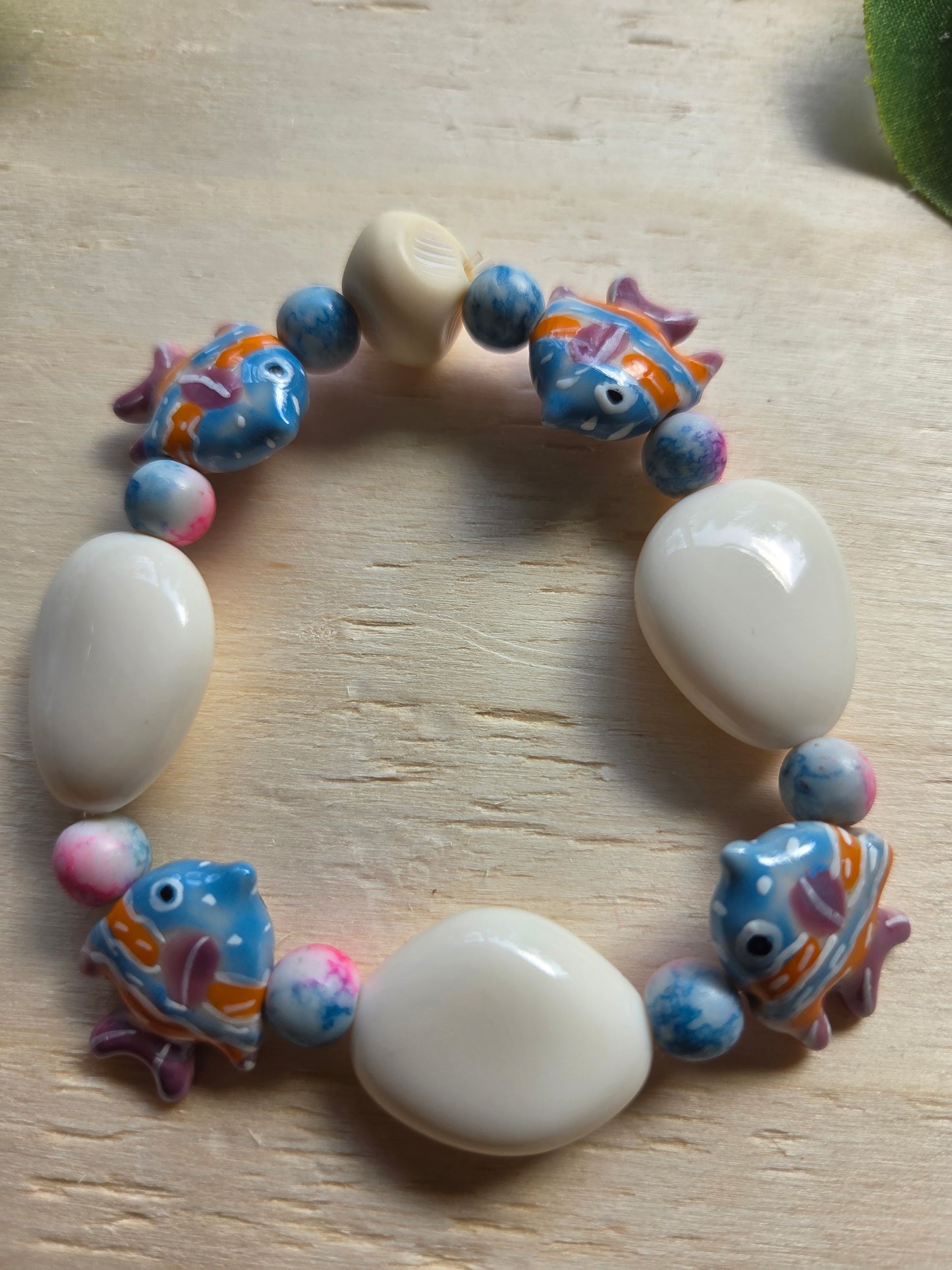 Armbänder mit Fischen 4er-Set blau/weiß