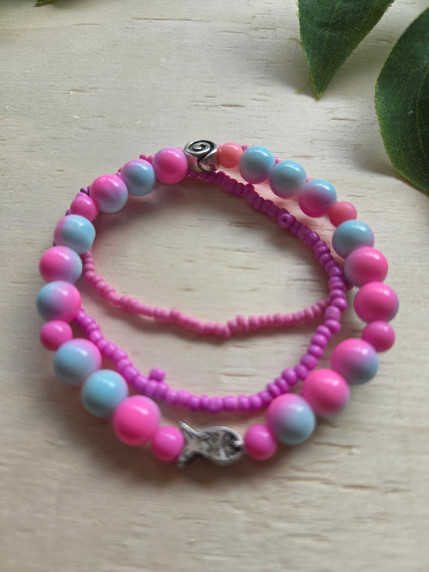 Armbänder mit Muschel bunt 4er-Set