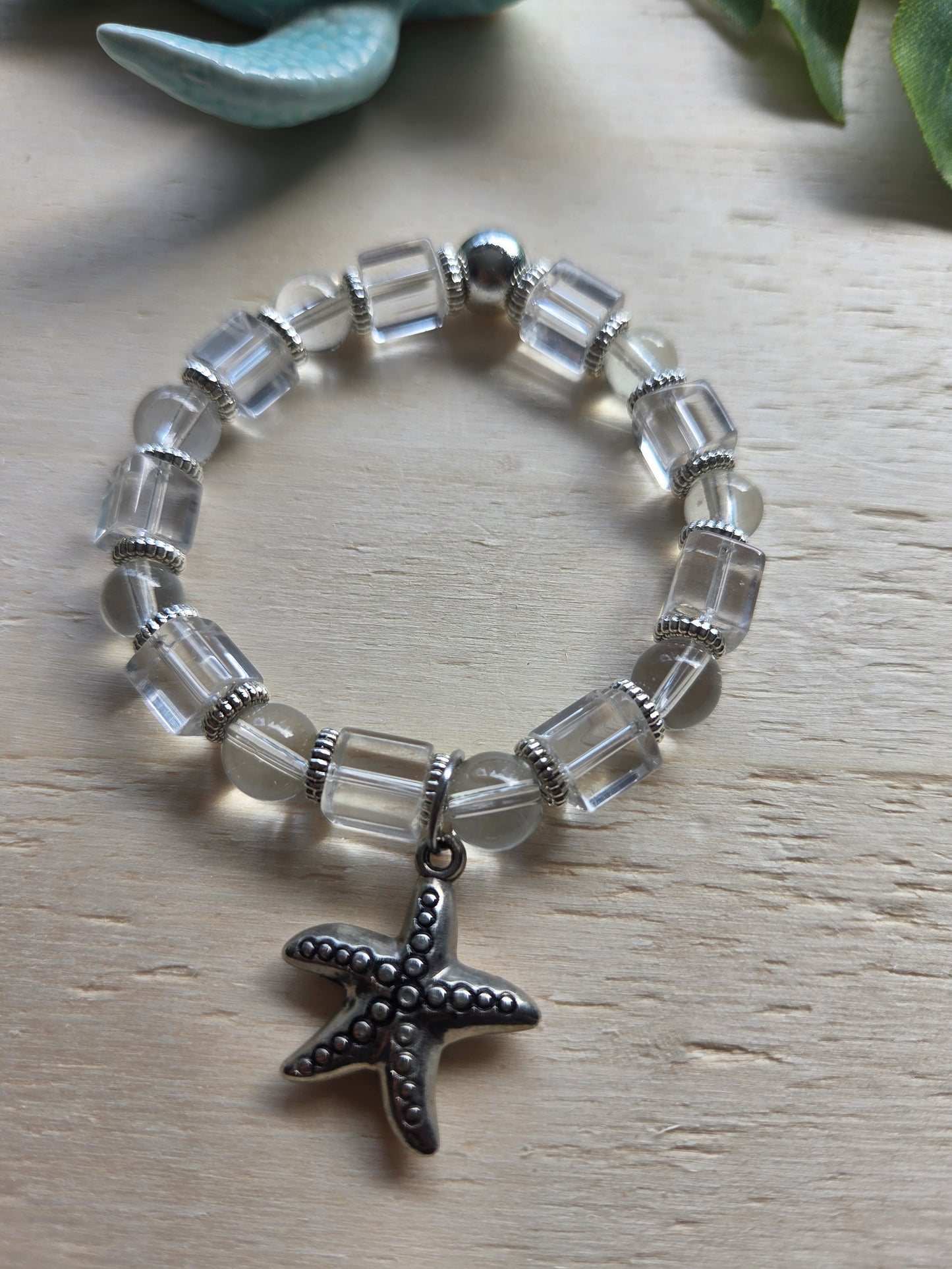 Armbänder mit Seestern weiß klar 4er-Set
