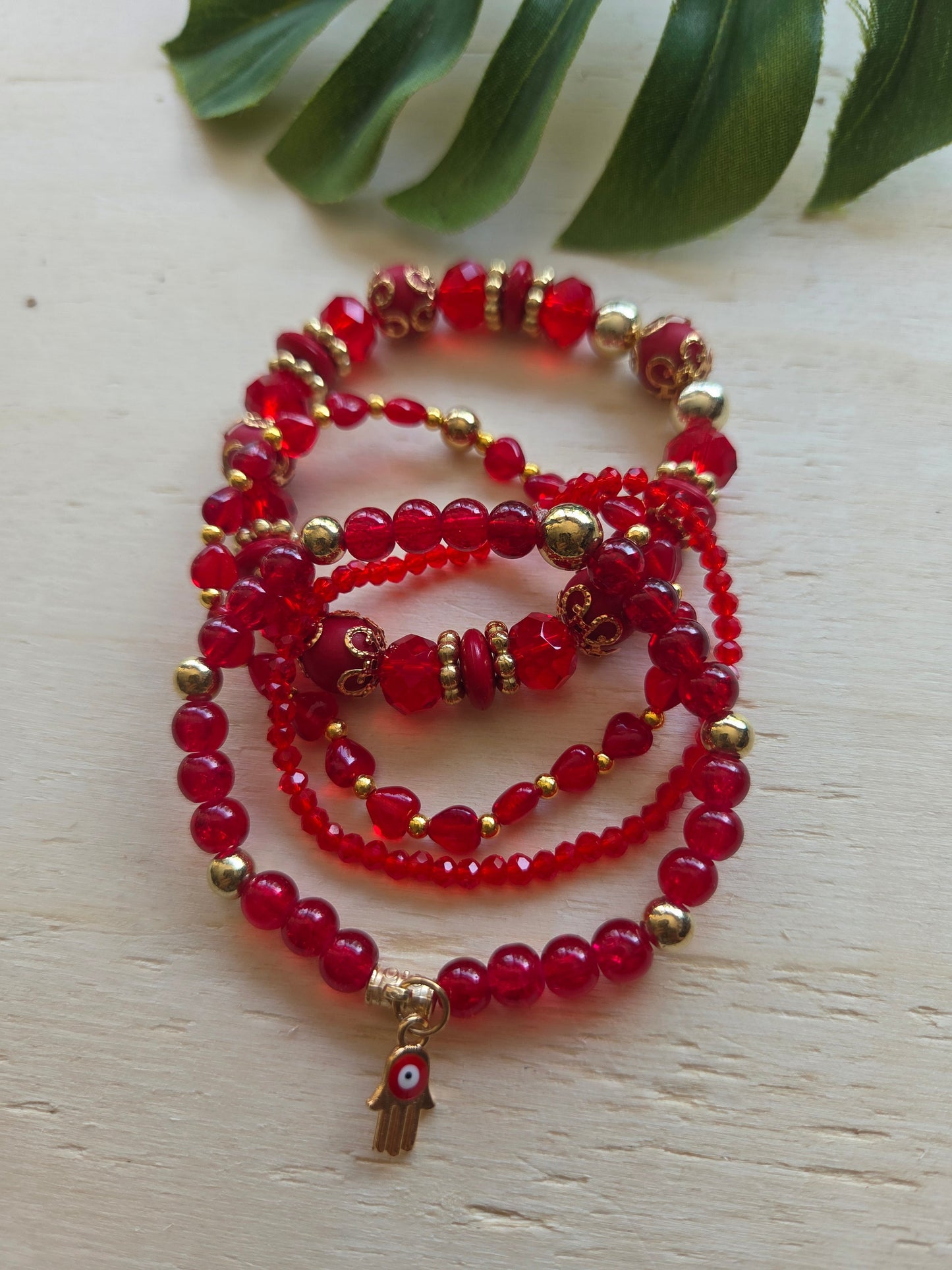 Armbänder Rot mit AH sehendes Auge