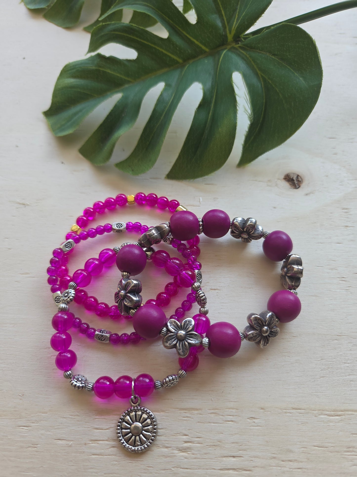 Armbänder mit Blüten Pink