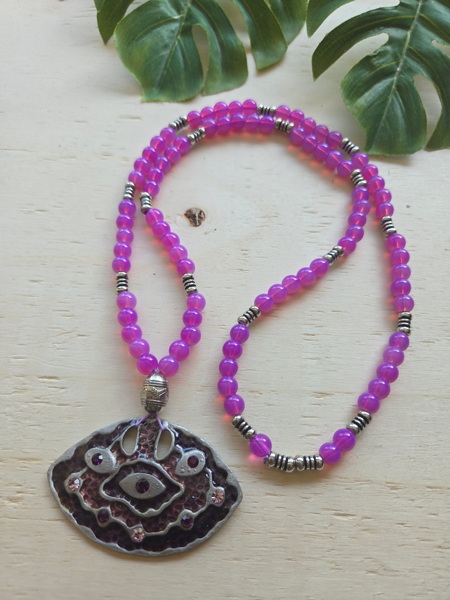 Halskette mit AH mit Lila Strass