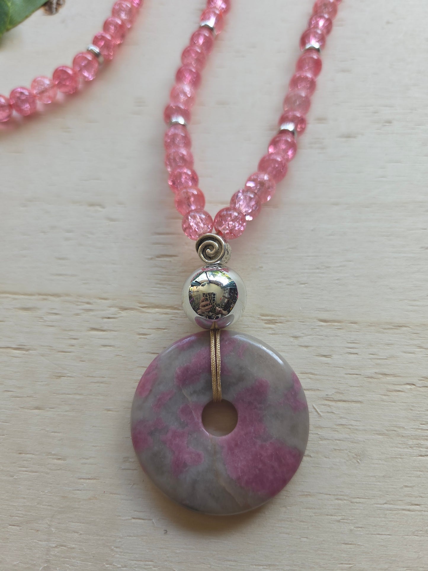 Halskette mit AH Donut Rhodinnit grau /Rosa
