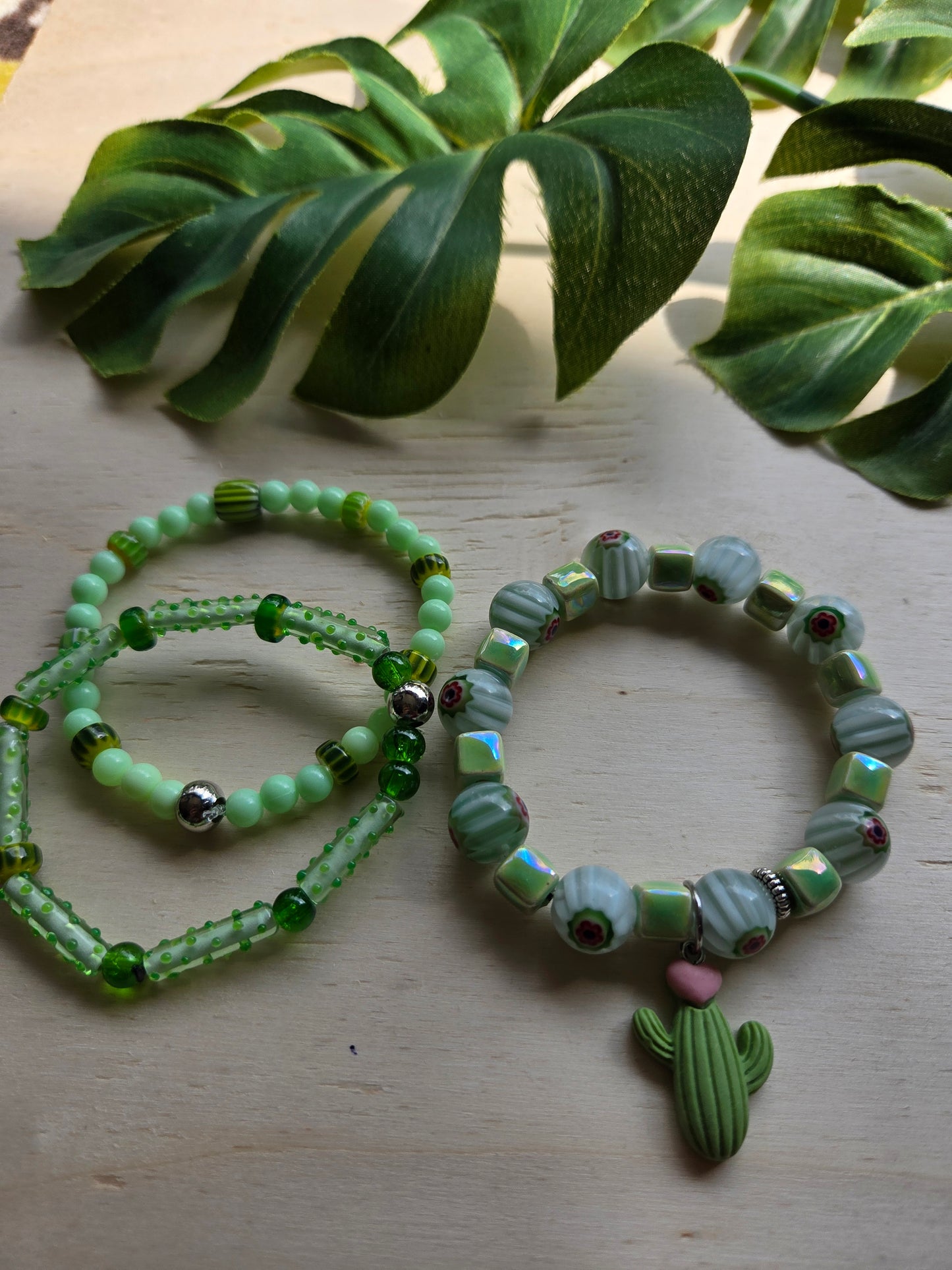 Armbänder grün mit AH Kaktus 3er -Set